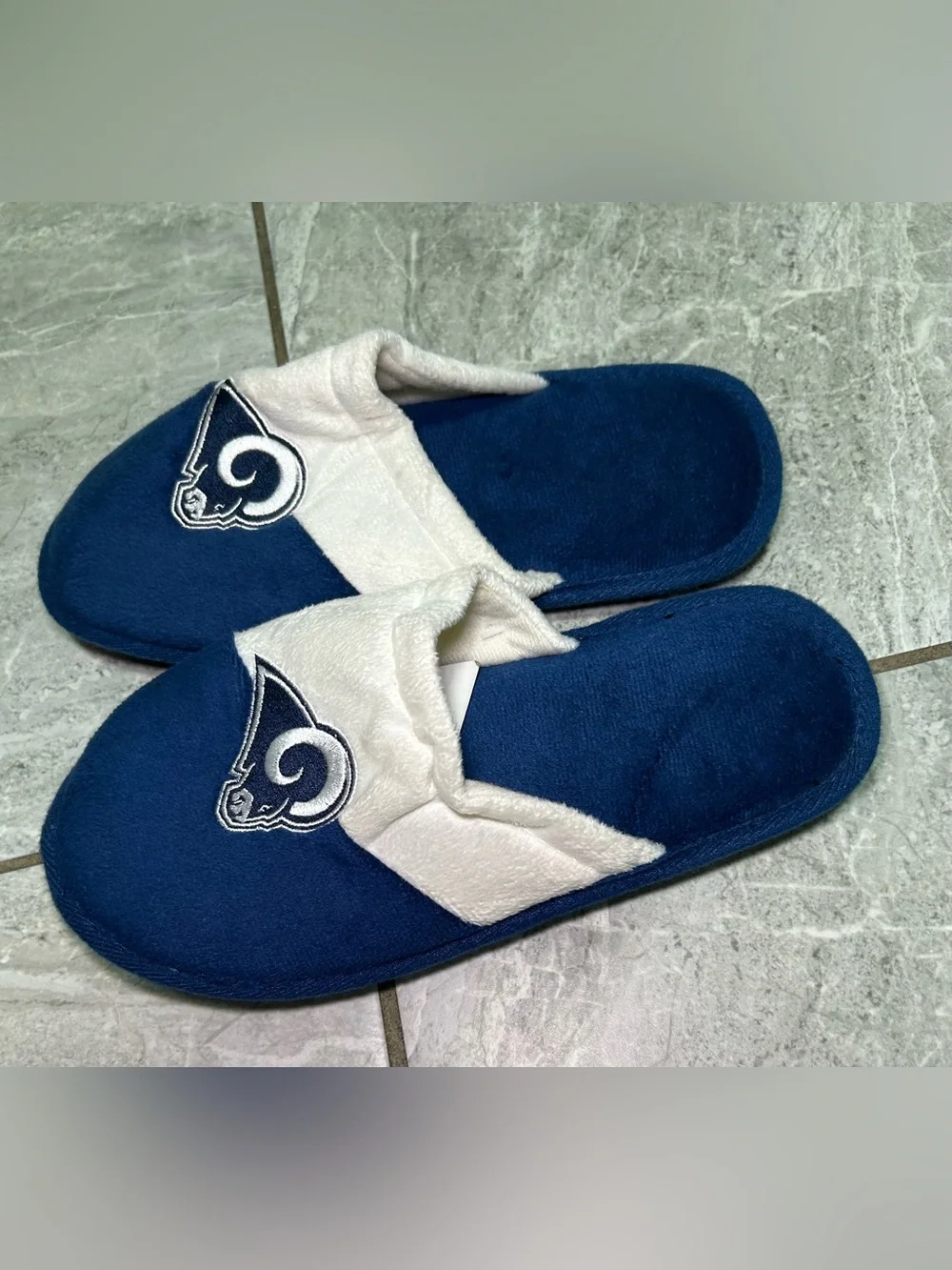 Los Angeles Rams NFL Youth XL 7-8 Plush Slippers NWT